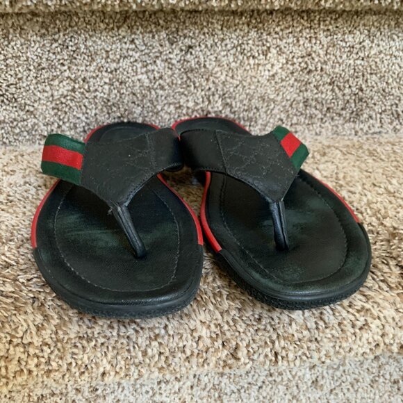 Gucci Men\'s Black Leather Thong Sandals. main image 9